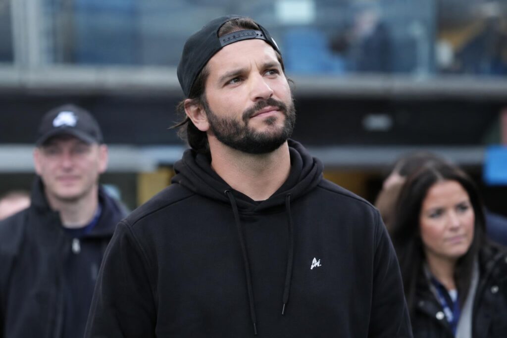 aaron rowe says tells fans to target zionist robert kraft defends ed sheeran lGaK2m