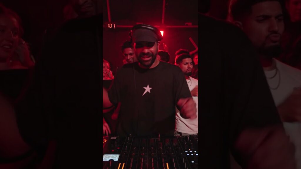 cover star ahadadream takes charge of the mixmag lab e29885 mixmag djset dj dancemusic rave XdCAXV