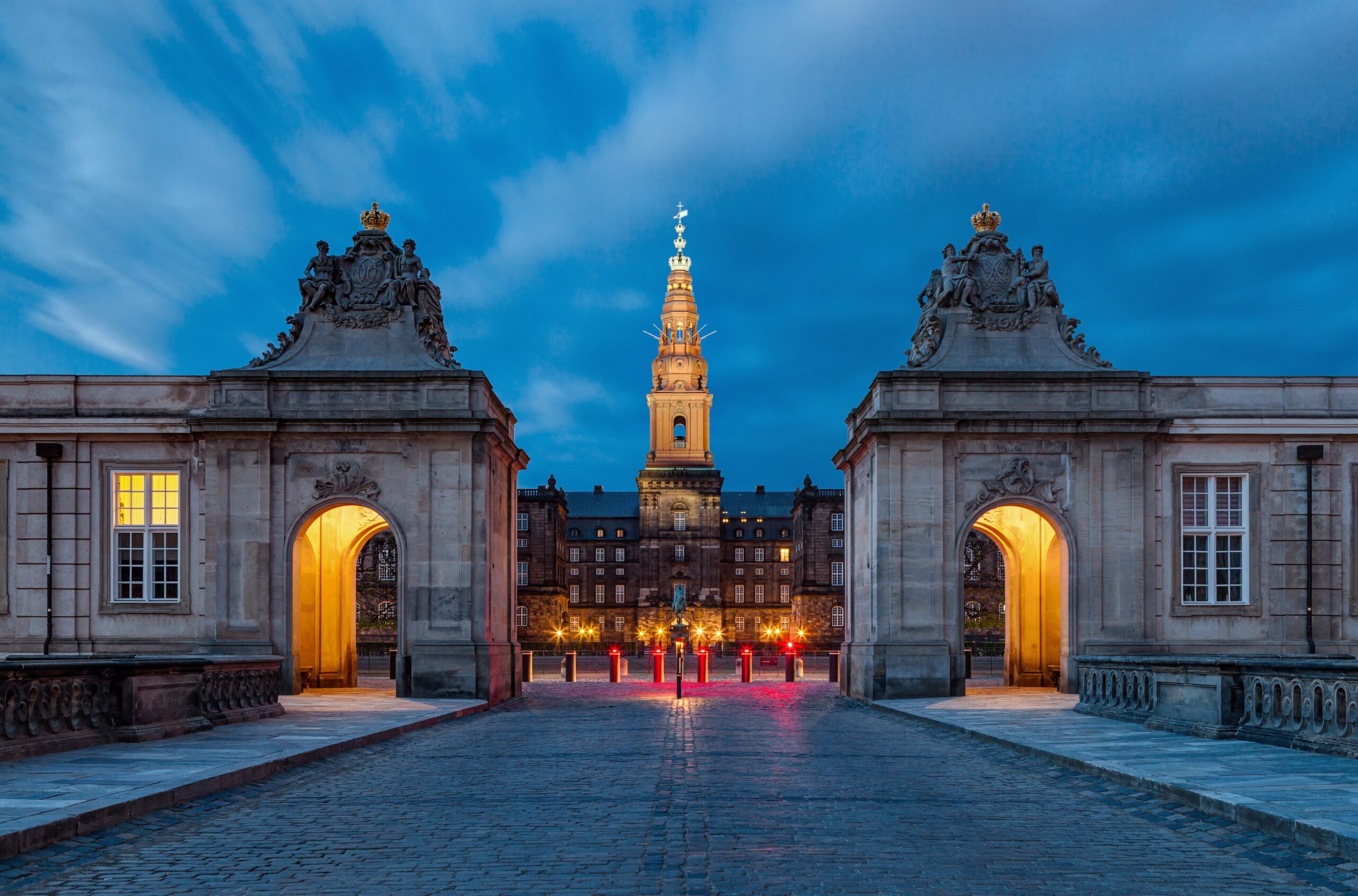 Copenhagen Capital Region Channel 1364 3840px 2018 Christiansborg from the Marble Bridge 2 scaled