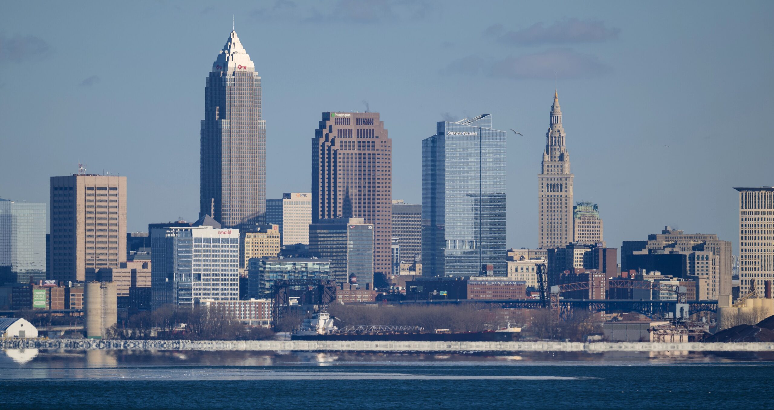 Cleveland Ohio Channel 1310 3840px Cleveland skyline from Lakewood Park2C January 2026 scaled