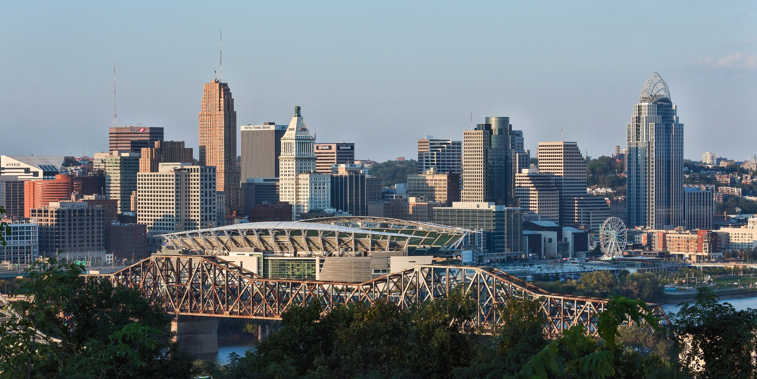 Cincinnati Ohio Channel 1311 3840px Downtown Cincinnati viewed from Devou Park 28cropped29 scaled