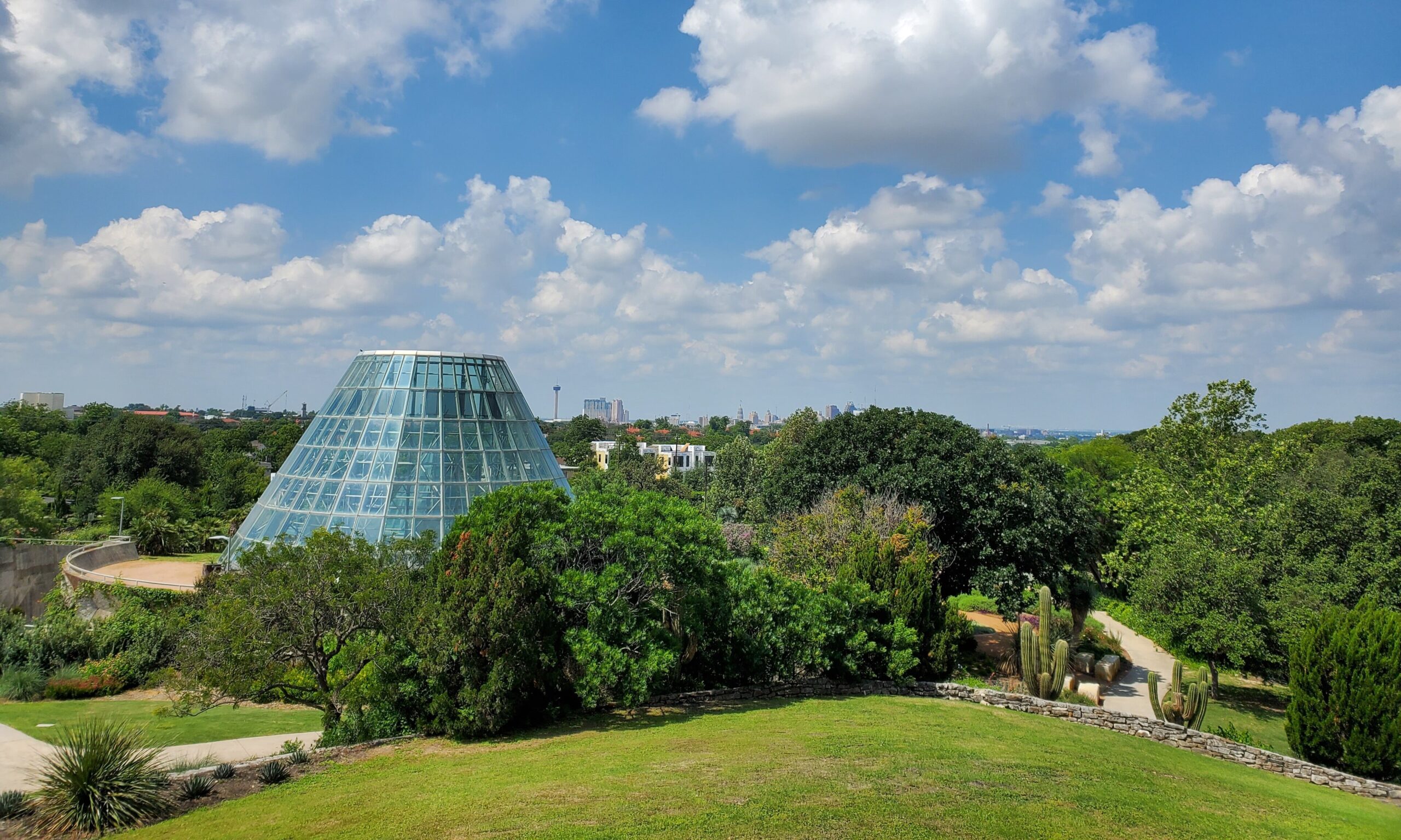 San Antonio Texas Channel 1337 3840px San Antonio Botanical Garden Overlook View 2 scaled