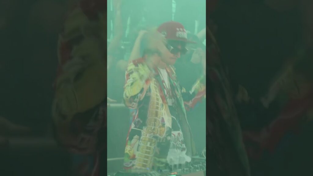 dj smokey at boiler room la BjwHay